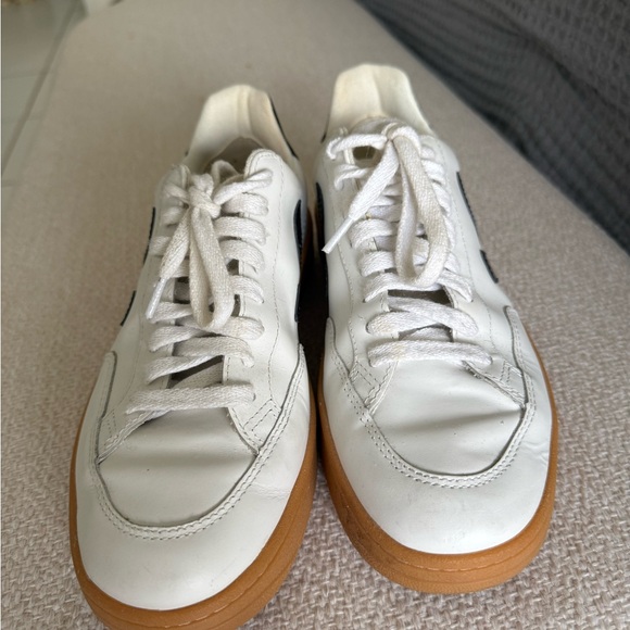 Veja V12 White and Black Sneakers - Picture 2 of 3